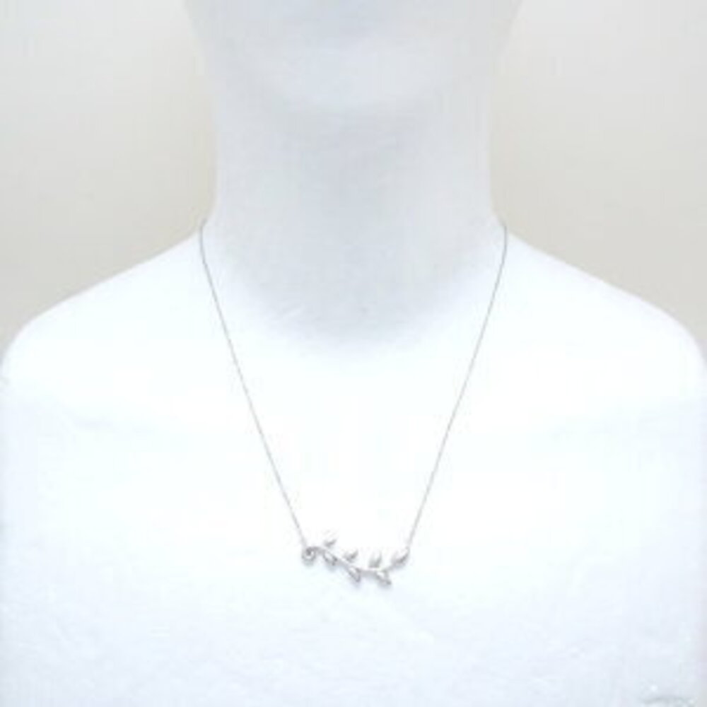 TIFFANY Co Olive Leaf Vine Necklace Paloma Picasso Sterling Silver